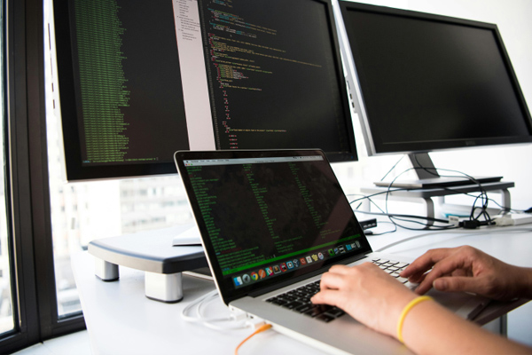 嵊州電動伸縮門安裝，伸縮門定制--優(yōu)質(zhì)的服務(wù)--廠家直銷--需求可定制--:伸縮門
